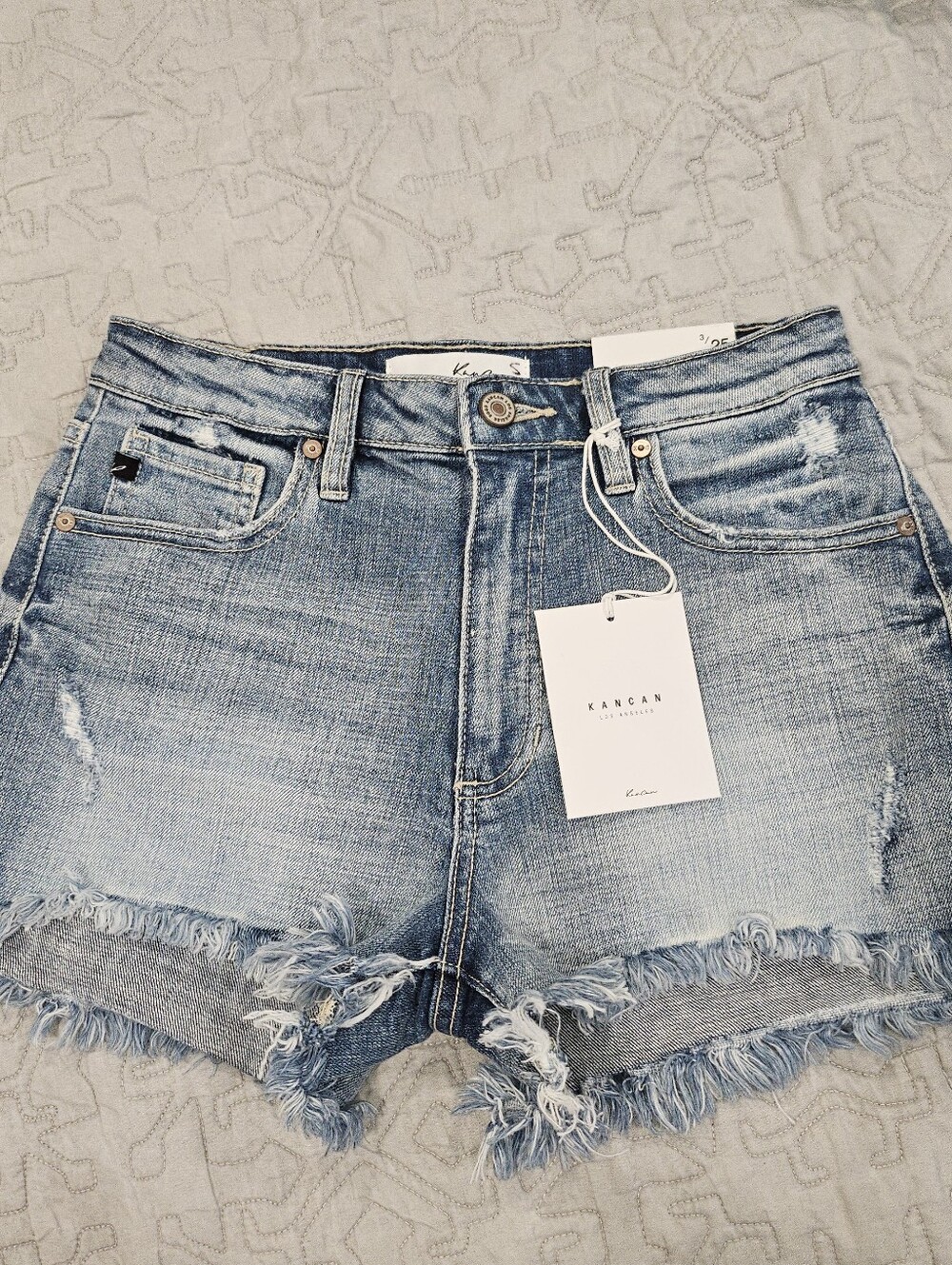 NWT Kancan High Rise Distressed Frayed Hem Denim Cutoff Shorts Size 3 / 25 KC862